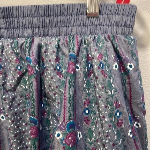 PRAIRIE woman’s blue flower skirt - Picture 5 of 10